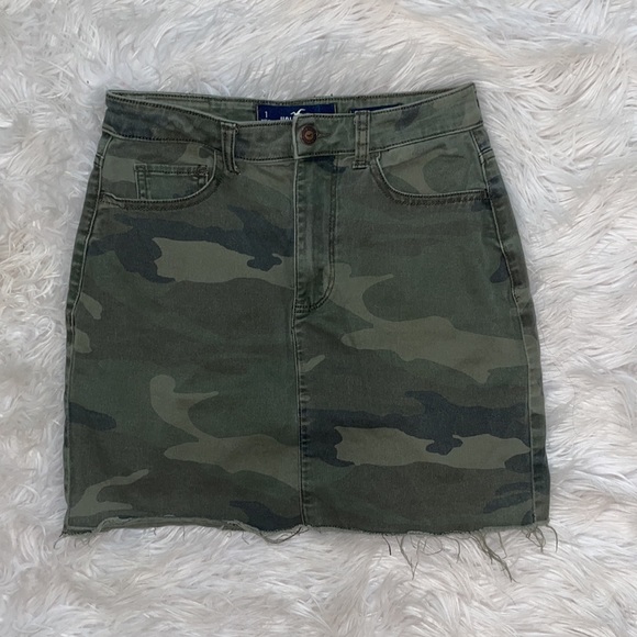 Hollister A-Line Camo Denim Skirt Army Green Ultra High Rise Skirt Size 1 - Picture 1 of 6